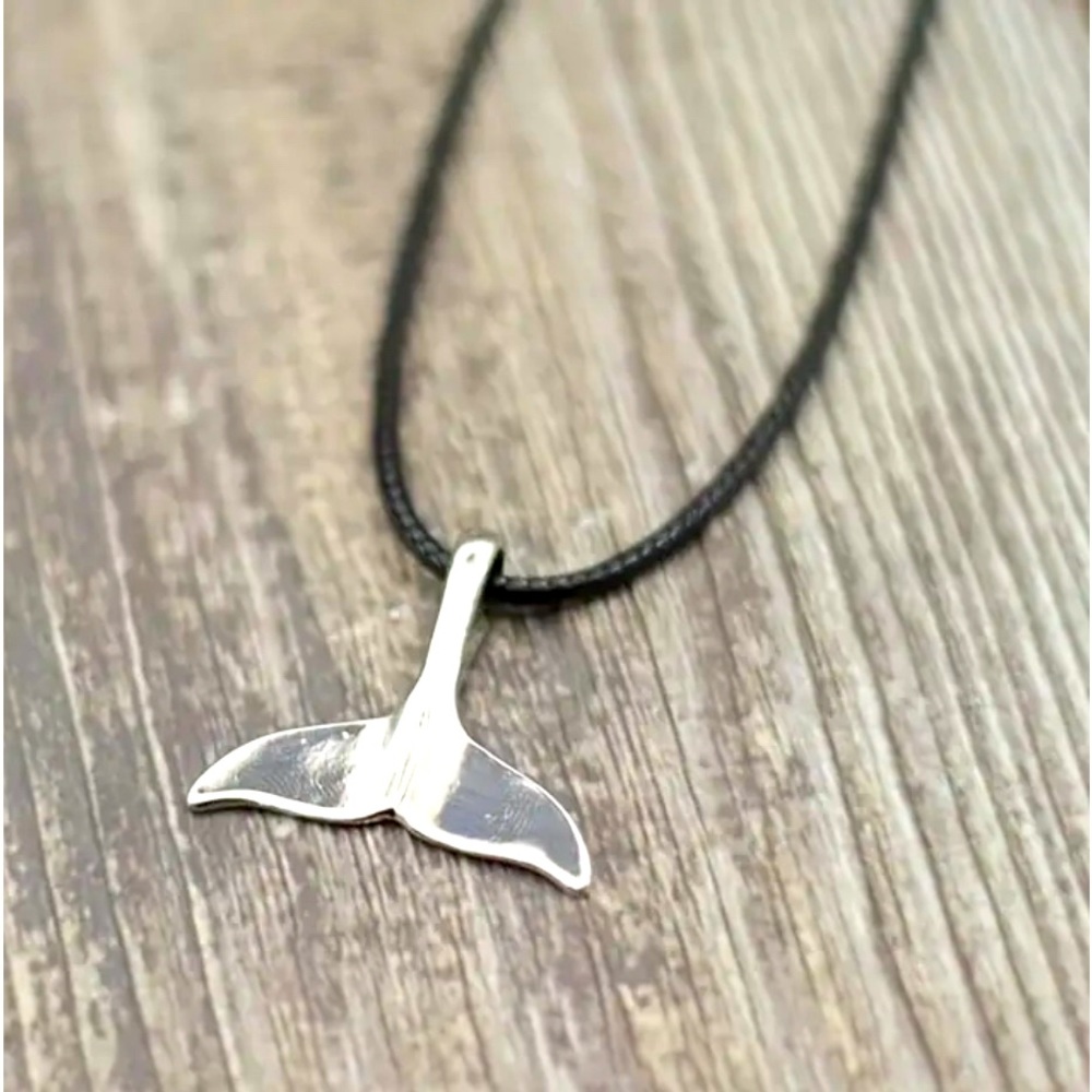 NEW Whale 🐋 Tail Silver Tone & Cord Necklace Unisex NEW